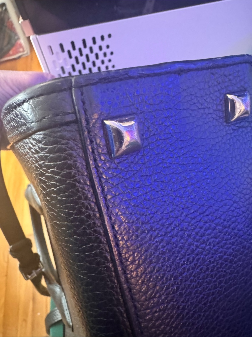 Henri Bendel Leather Black 2 in 1 Satchel w/removable crossbody - Picture 12 of 12